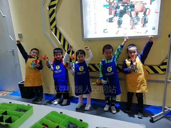 孩子們為什么那么喜歡學習機器人課程？